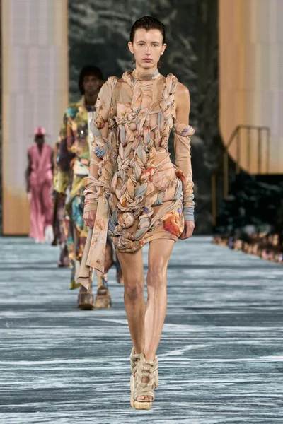 Look 49